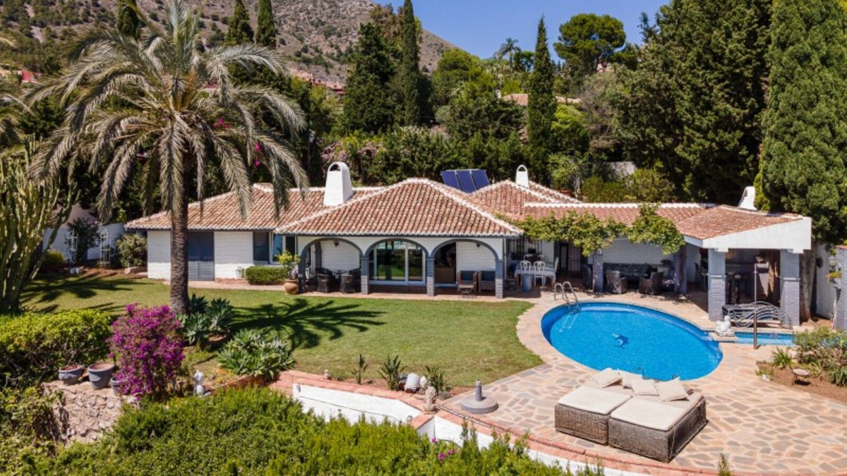 Chalet en venta en Benalmádena